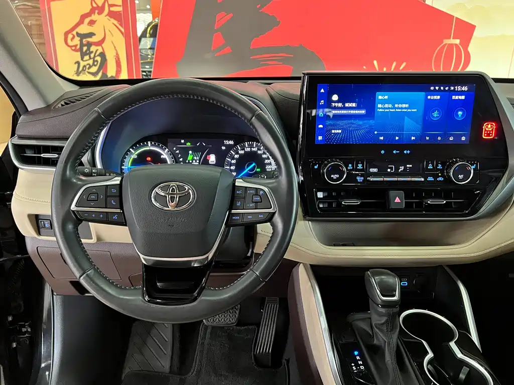 Toyota Highlander — фото 10