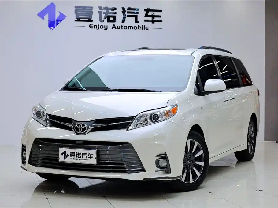 Toyota Sienna — фото 9