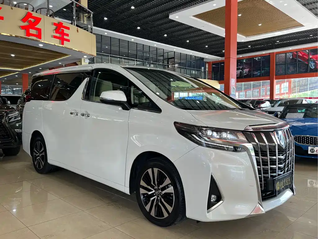 Toyota Alphard — фото 3
