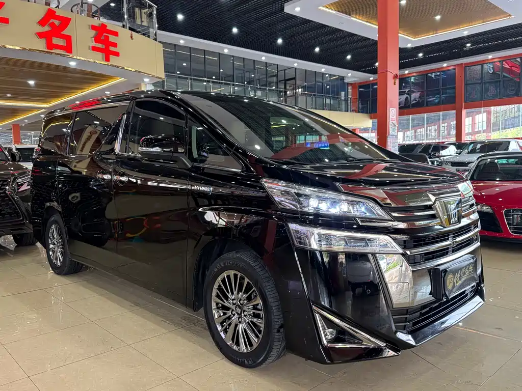 Toyota Vellfire — фото 3