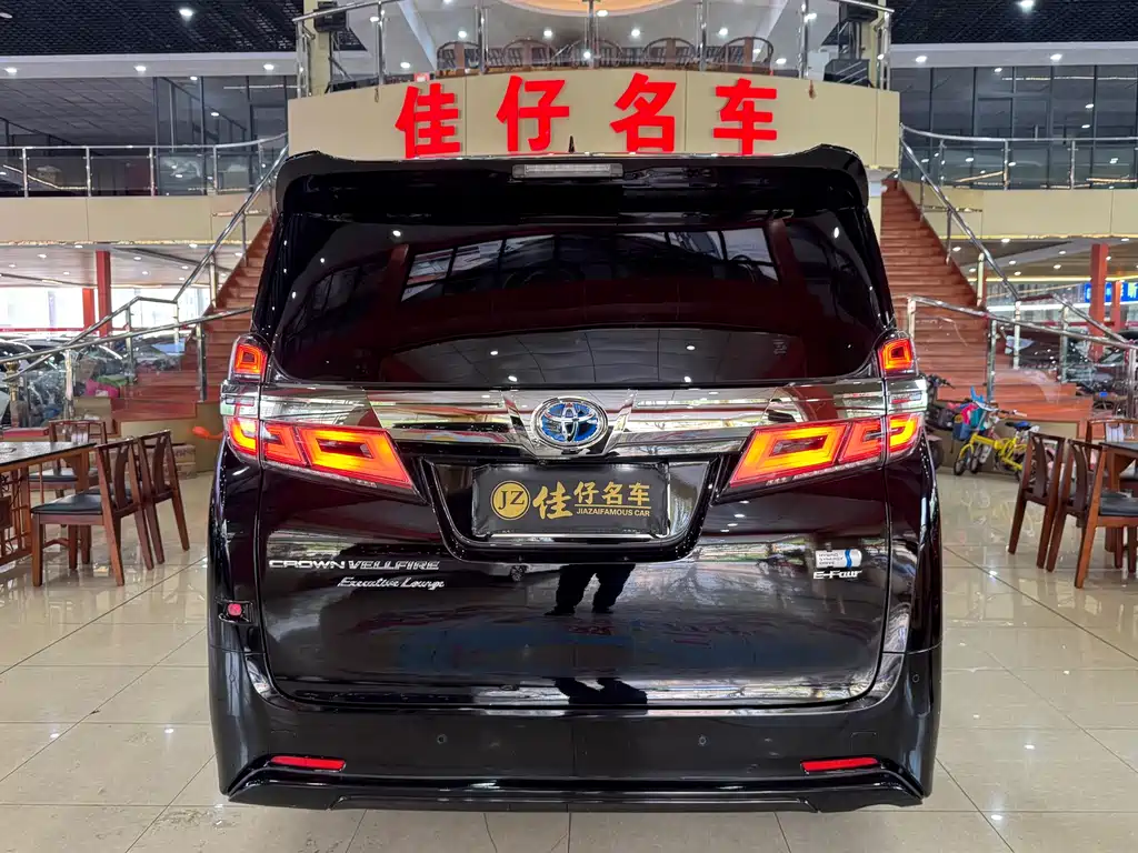 Toyota Vellfire — фото 5