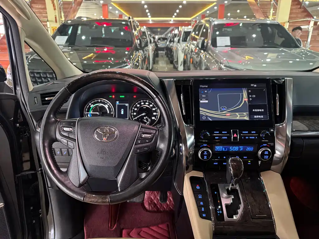 Toyota Vellfire — фото 9