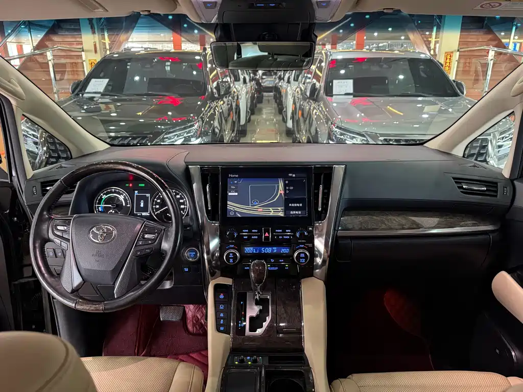 Toyota Vellfire — фото 10