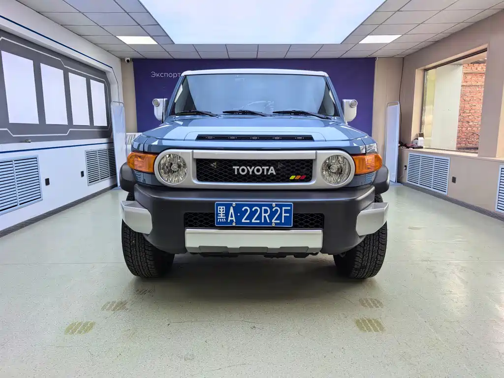 Toyota FJ Cruiser — фото 3