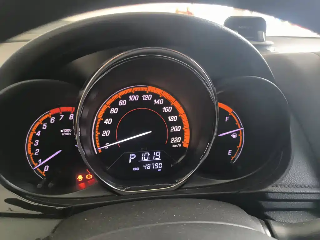 Toyota Yaris L — фото 4