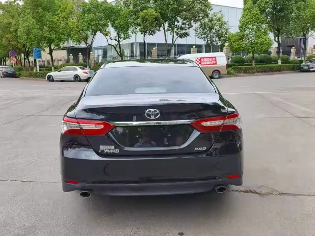 Toyota Camry — фото 8