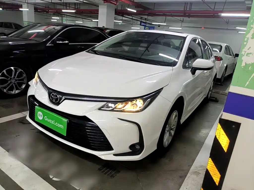 Toyota Corolla — фото 1