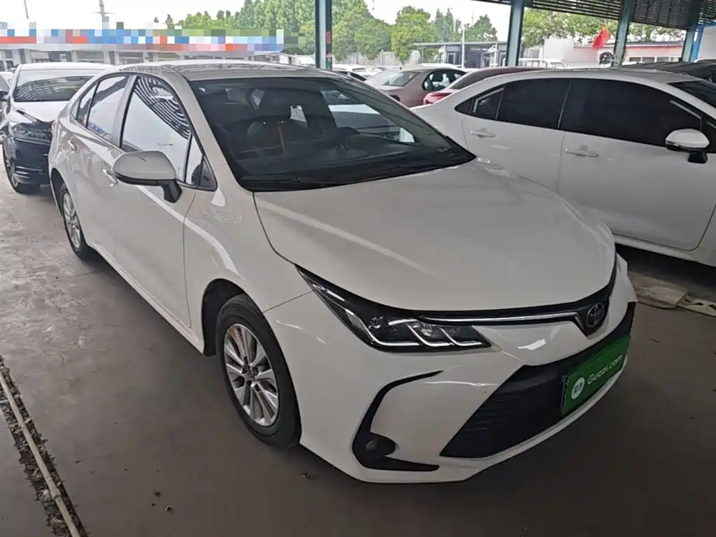 Toyota Corolla — фото 4
