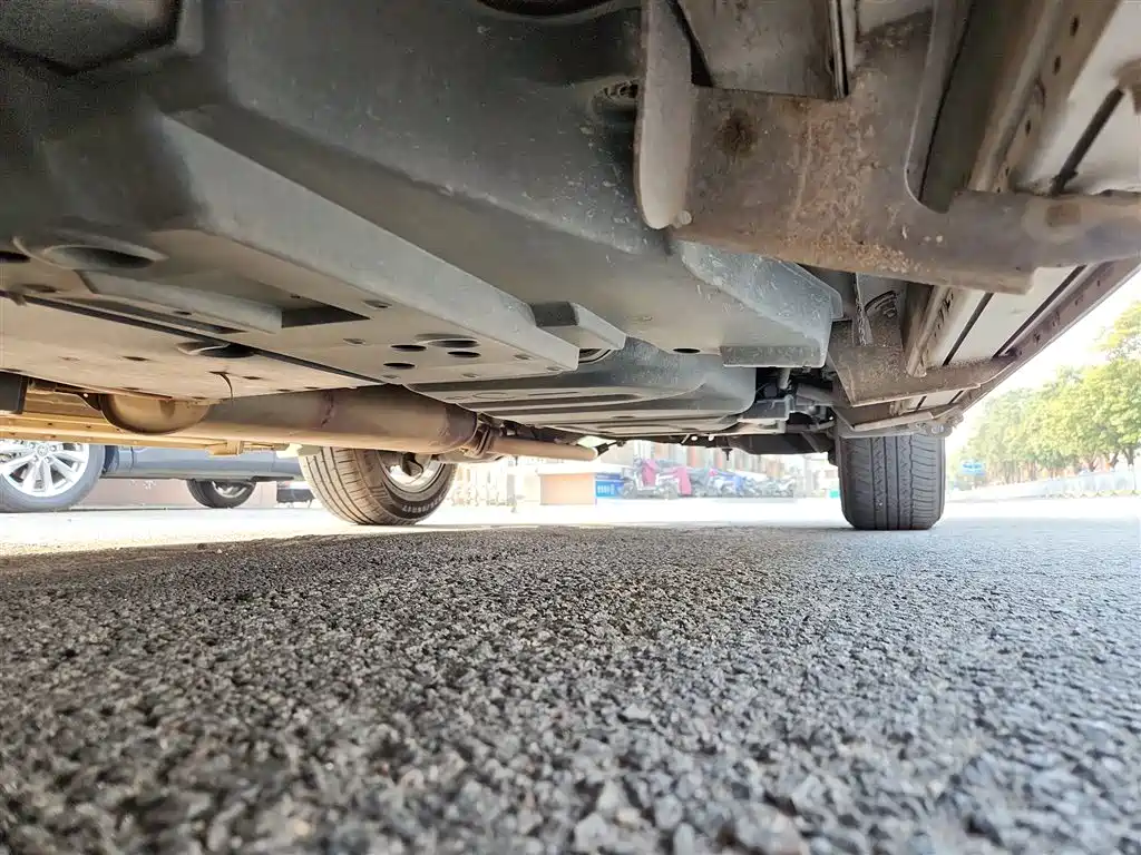 Toyota RAV4 — фото 19