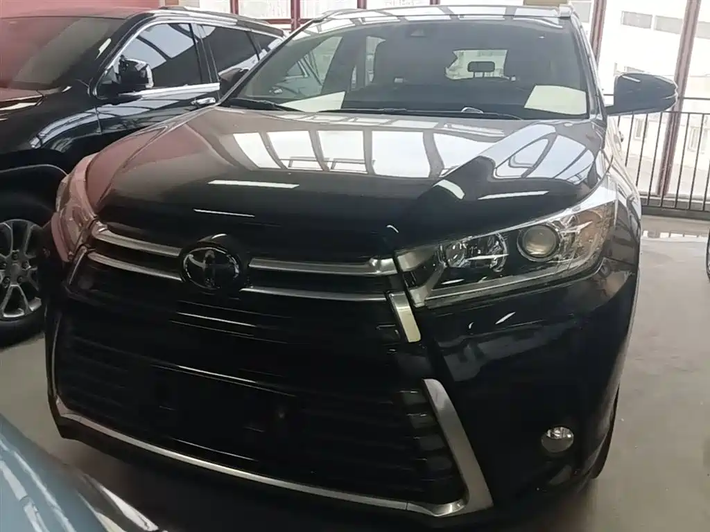 Toyota Highlander — фото 3