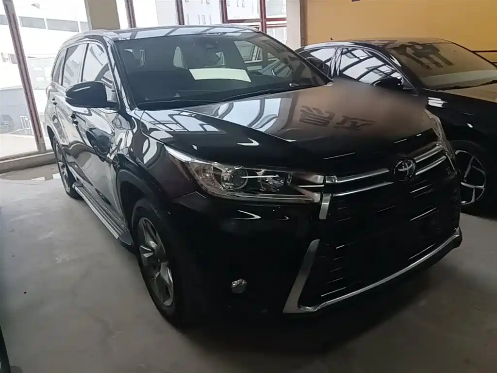 Toyota Highlander — фото 4