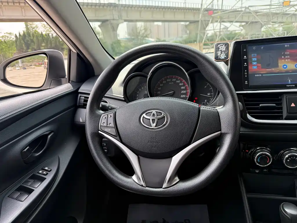 Toyota Vios — фото 8