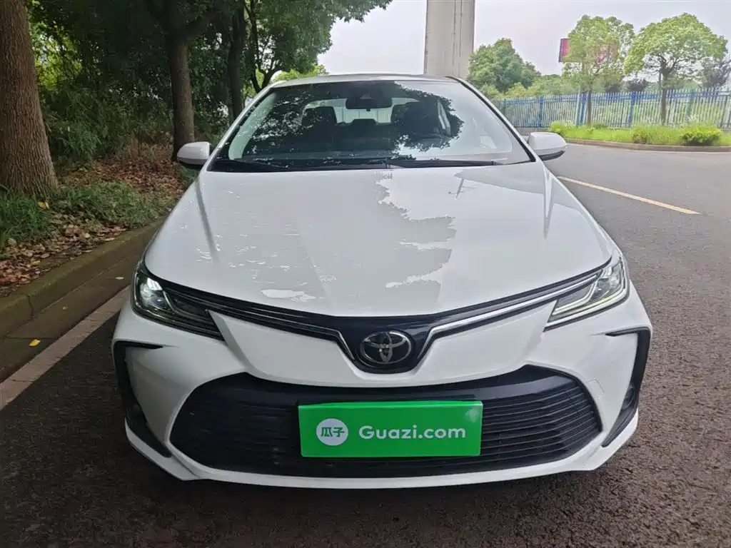 Toyota Corolla — фото 3
