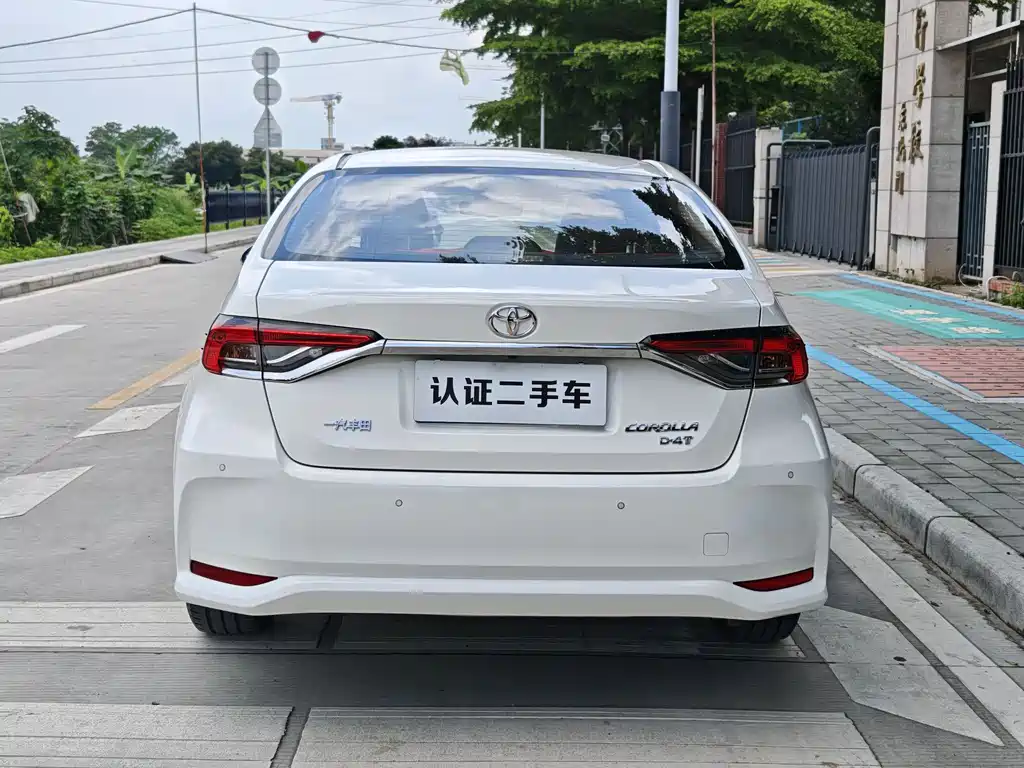Toyota Corolla — фото 4