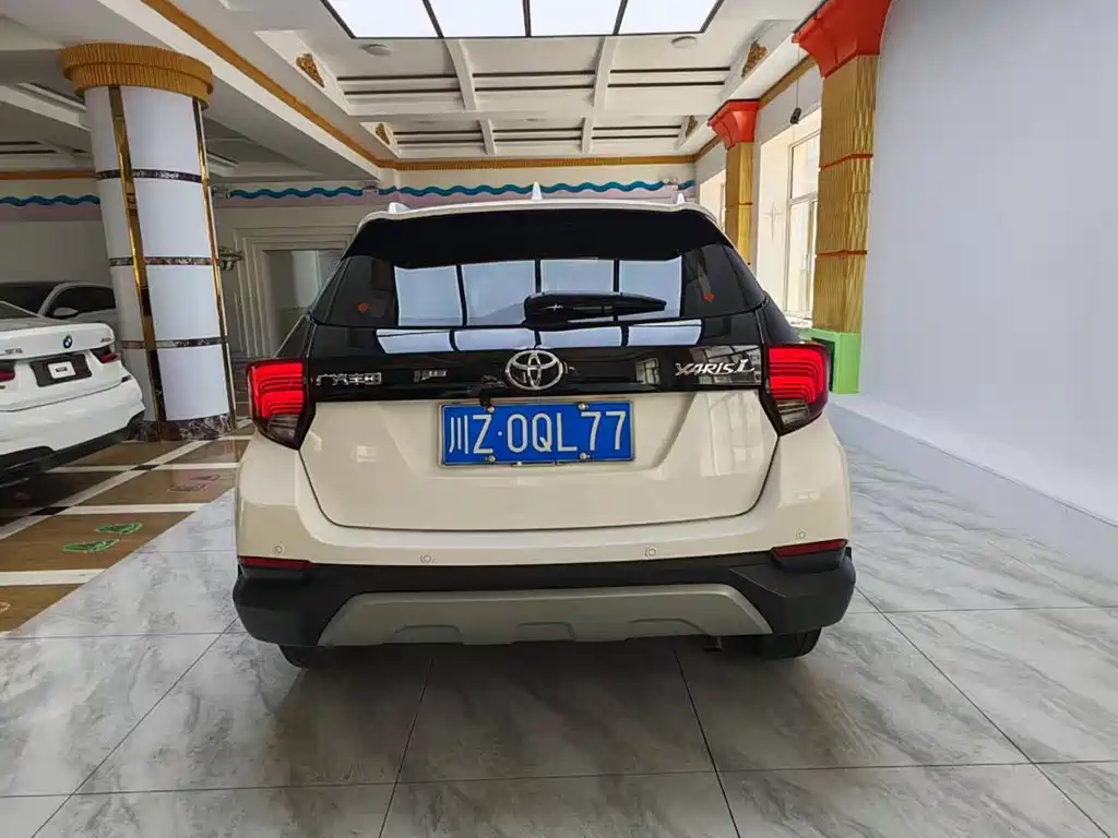 Toyota Yaris L — фото 6