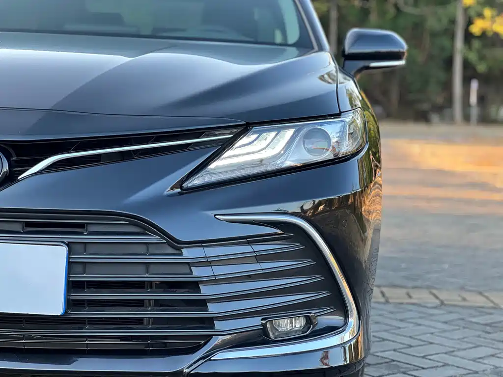 Toyota Camry — фото 4