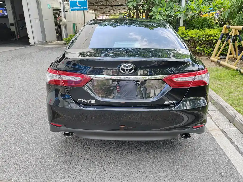 Toyota Camry — фото 4