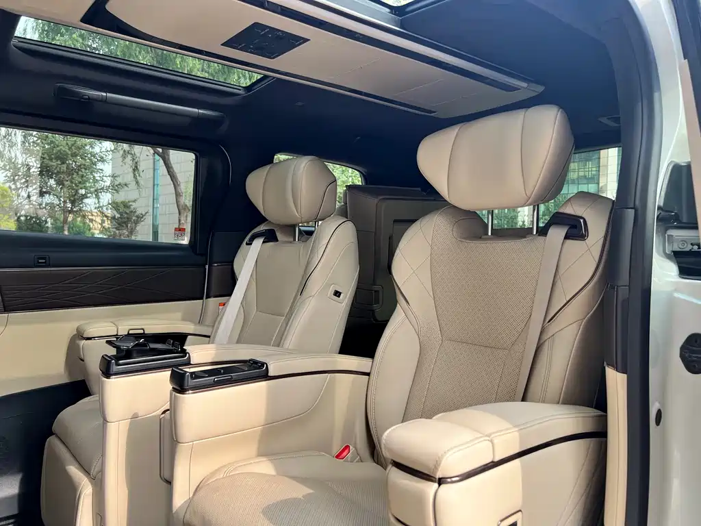 Toyota Vellfire — фото 8