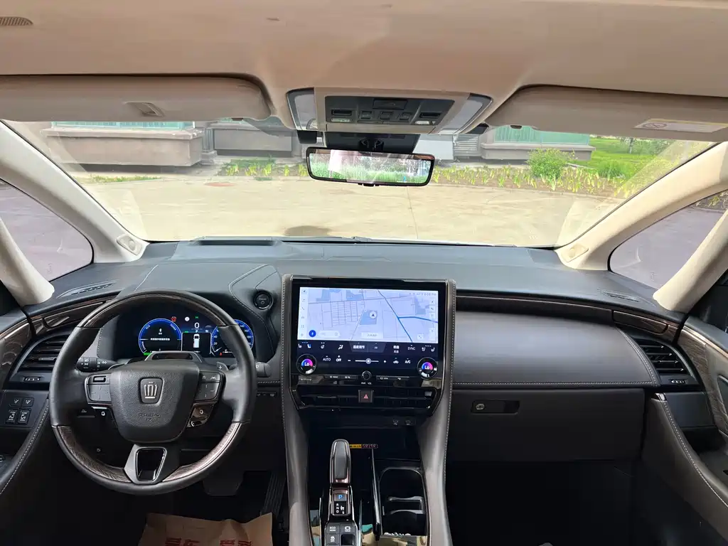 Toyota Vellfire — фото 9
