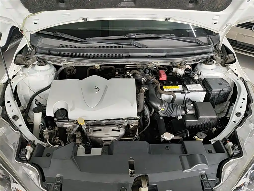Toyota Yaris L — фото 20