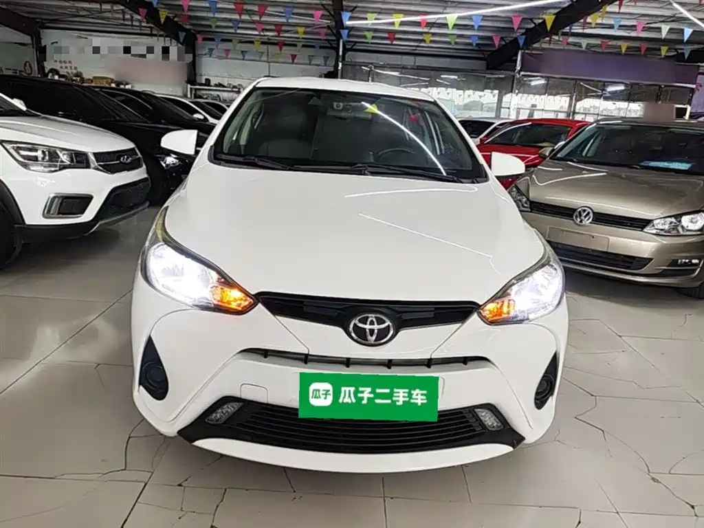 Toyota Yaris L — фото 3