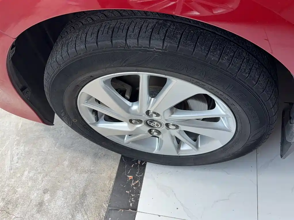 Toyota Yaris L — фото 13