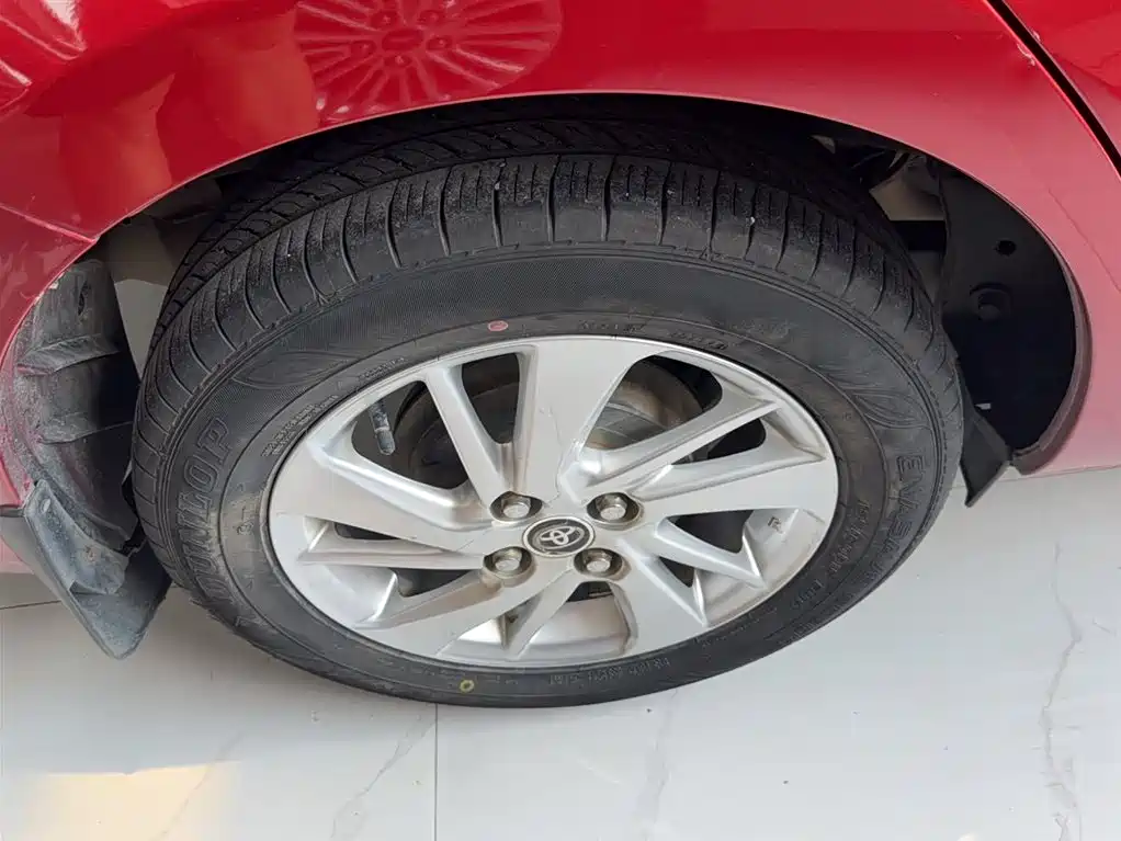 Toyota Yaris L — фото 15