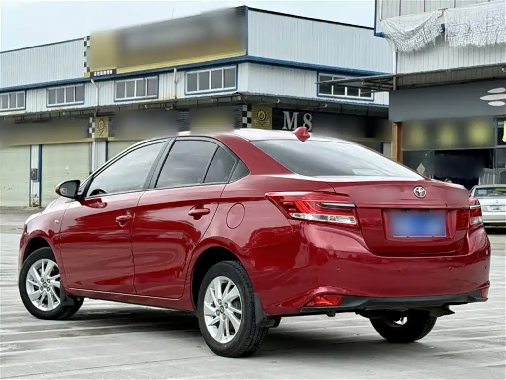 Toyota Yaris L — фото 16