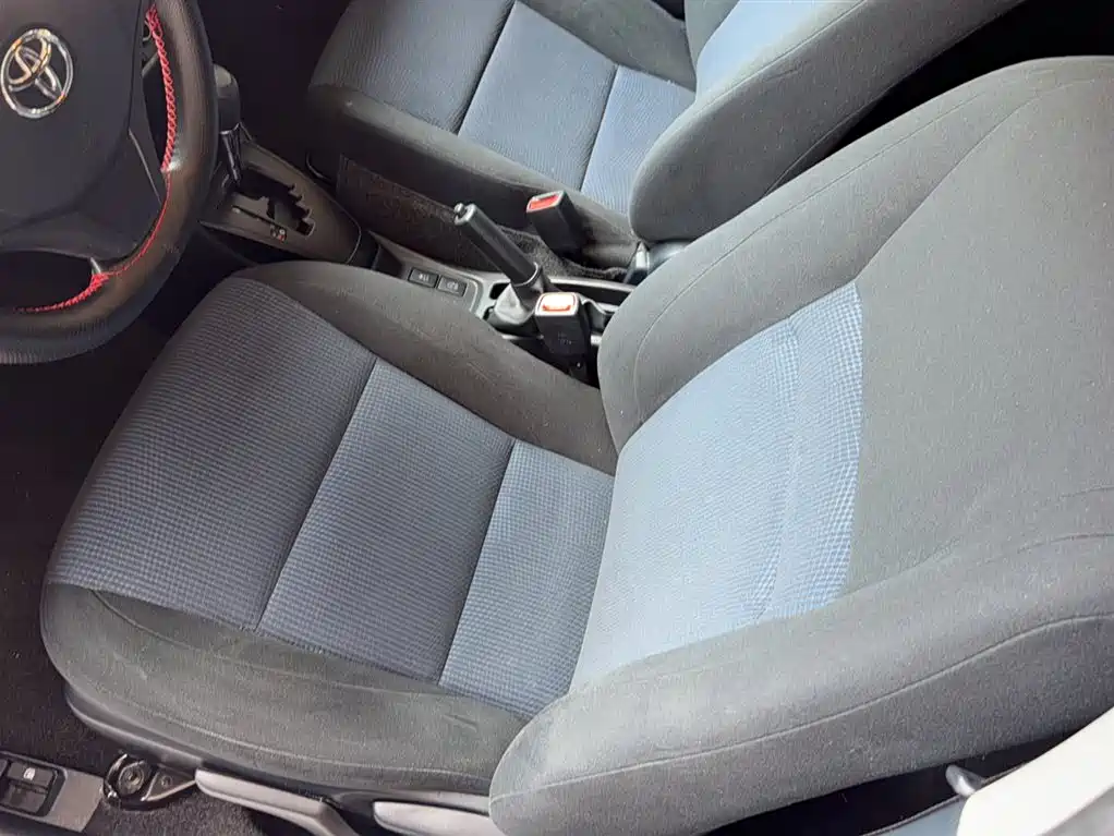Toyota Yaris L — фото 7