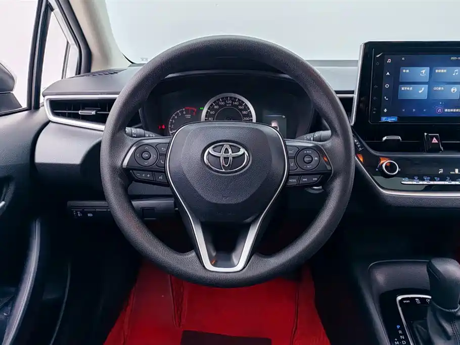 Toyota Corolla — фото 15