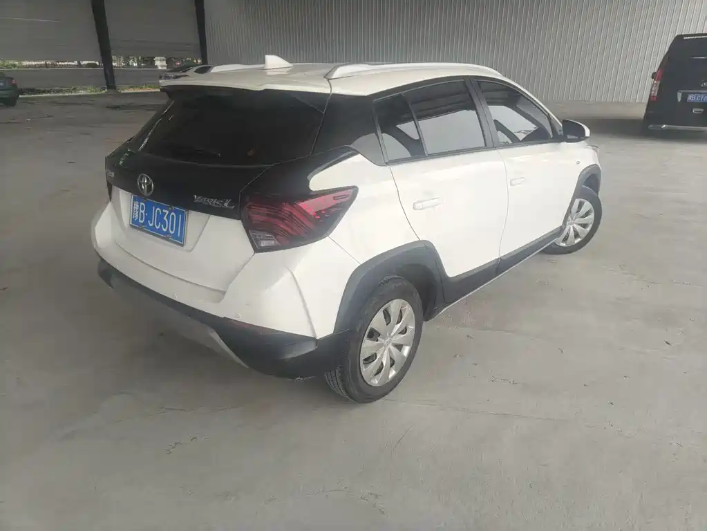 Toyota Yaris L — фото 6