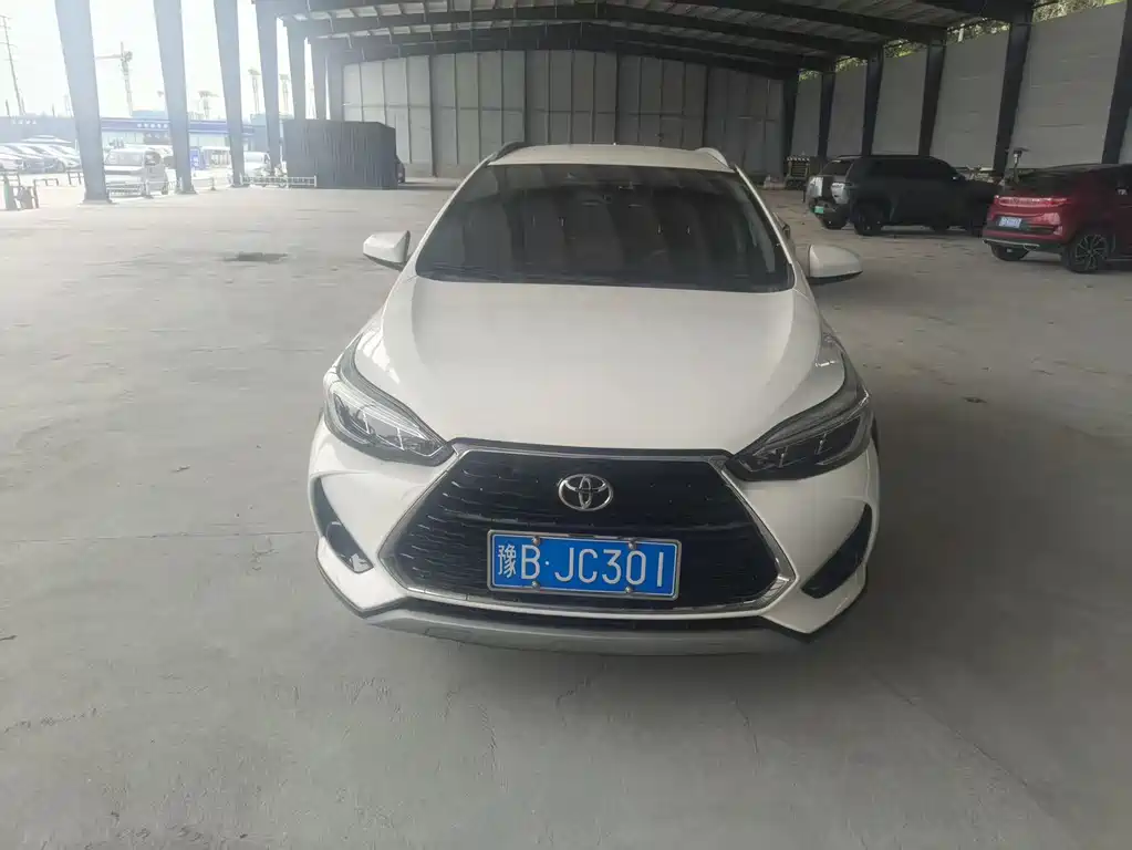 Toyota Yaris L — фото 7