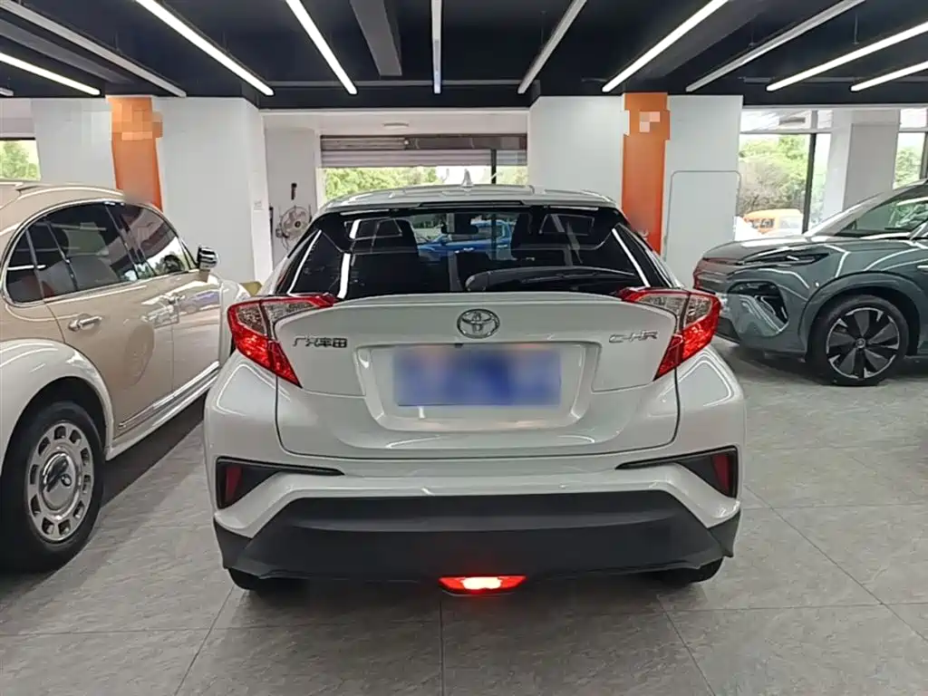 Toyota C-HR — фото 6