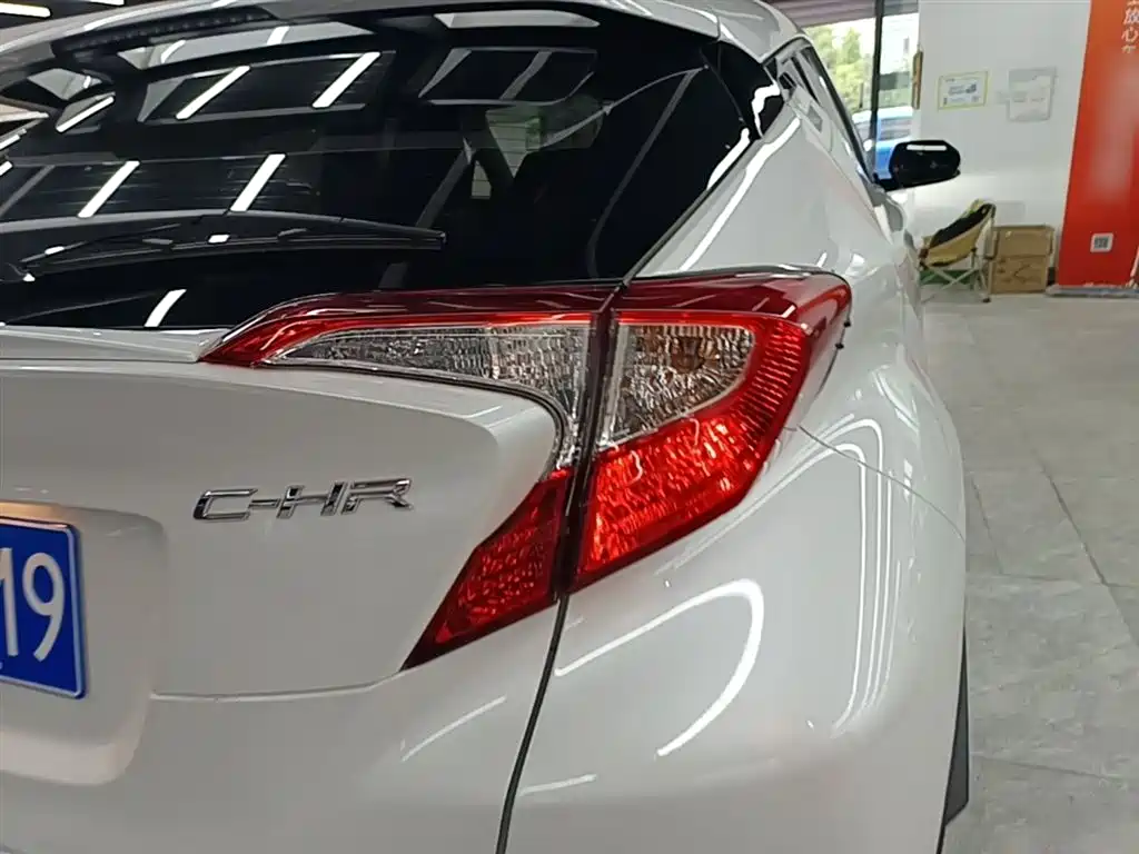 Toyota C-HR — фото 8