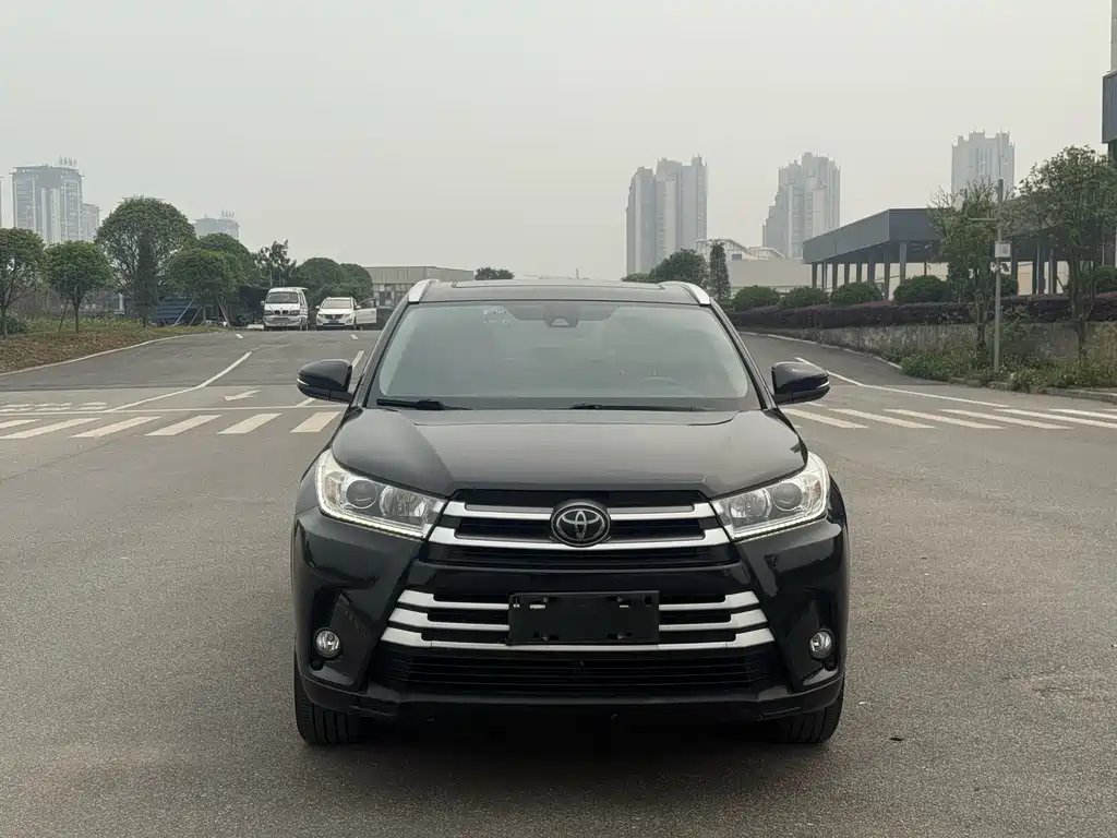 Toyota Highlander — фото 2
