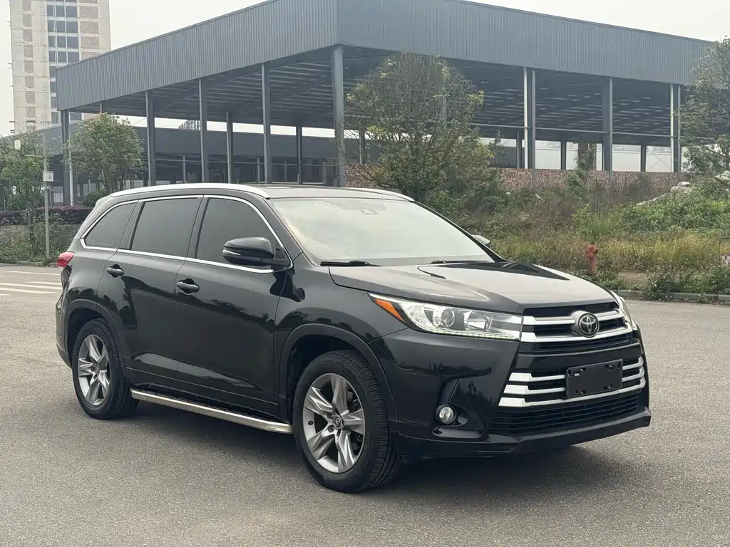 Toyota Highlander — фото 3
