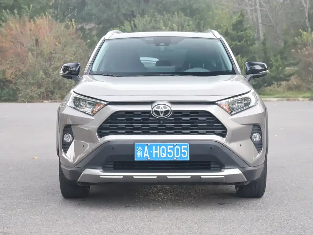 Toyota RAV4 — фото 3