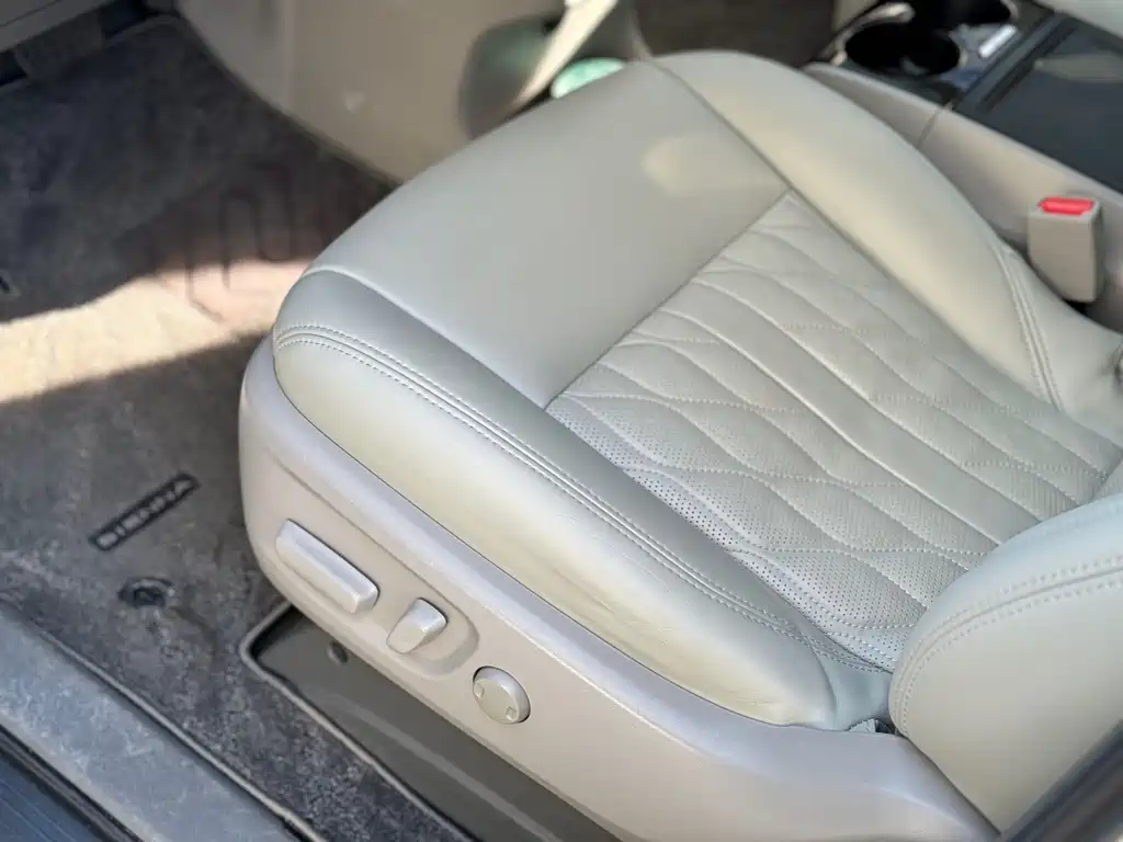 Toyota Sienna — фото 9