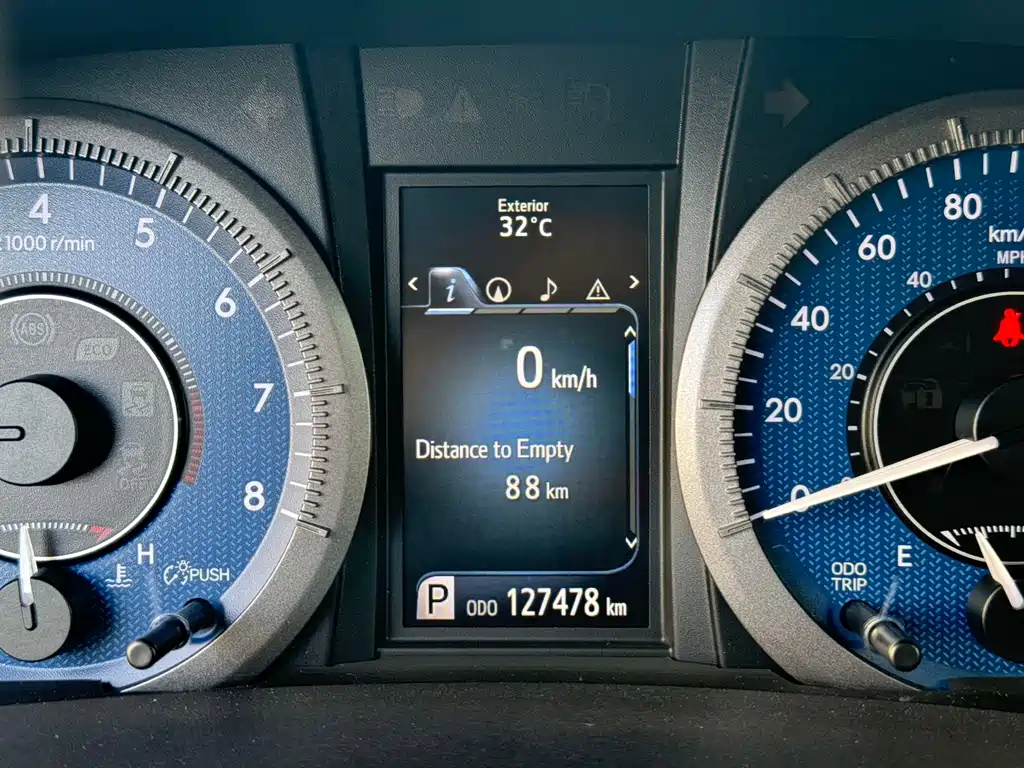 Toyota Sienna — фото 10