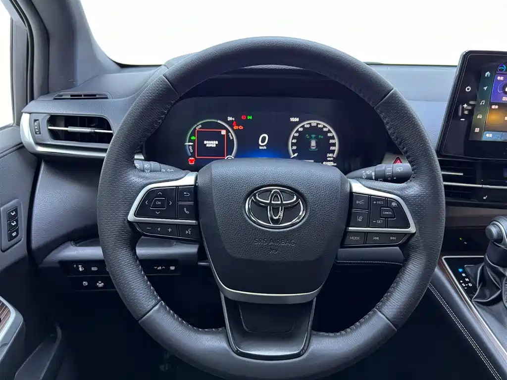 Toyota Granvia — фото 23