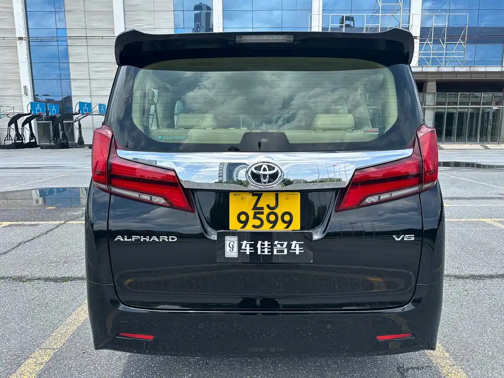 Toyota Alphard — фото 5