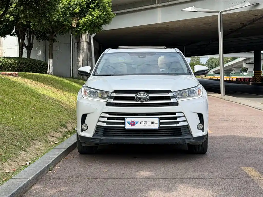 Toyota Highlander — фото 2
