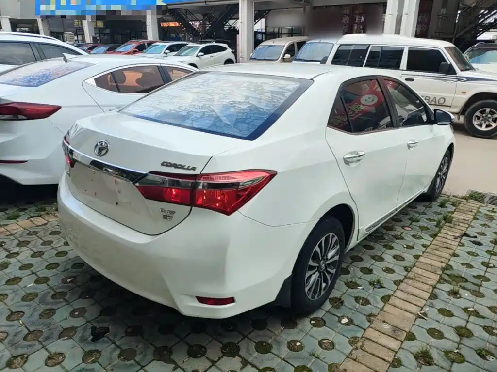 Toyota Corolla — фото 5