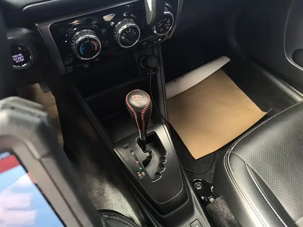 Toyota Yaris L — фото 14
