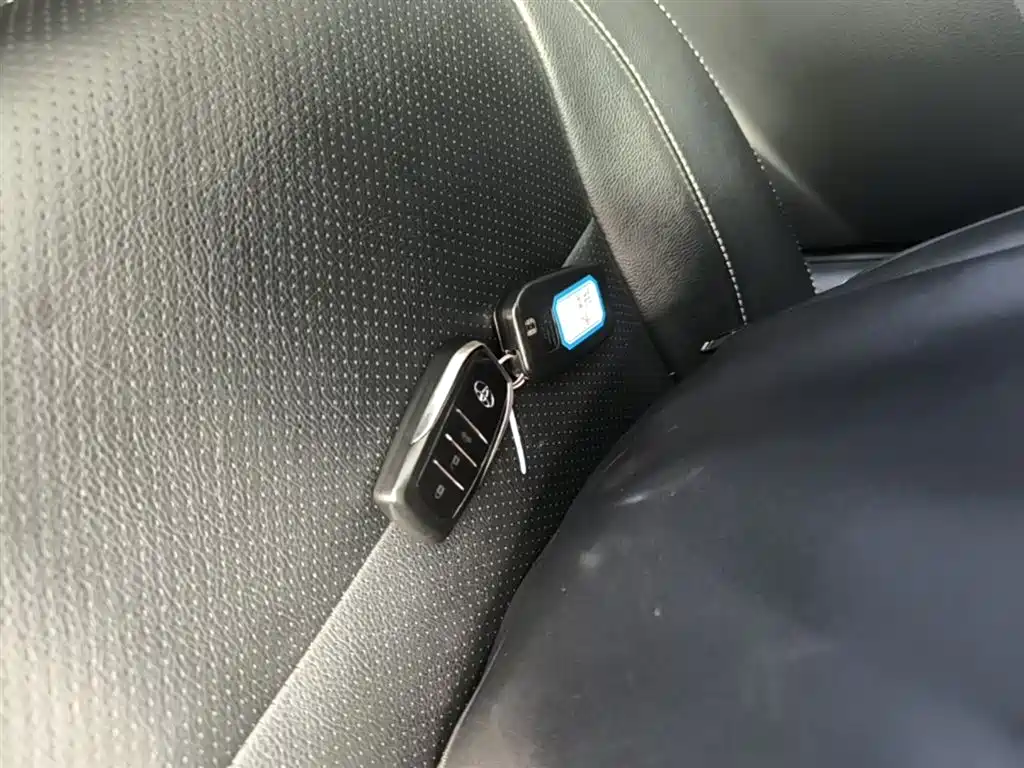 Toyota Yaris L — фото 9