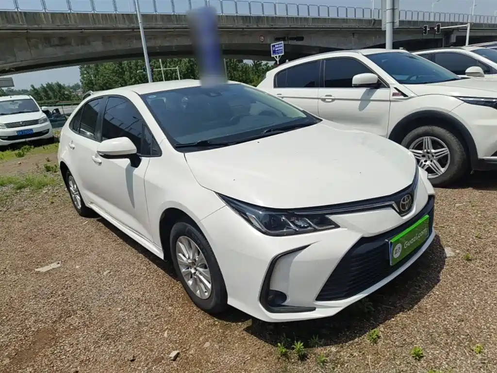 Toyota Corolla — фото 4
