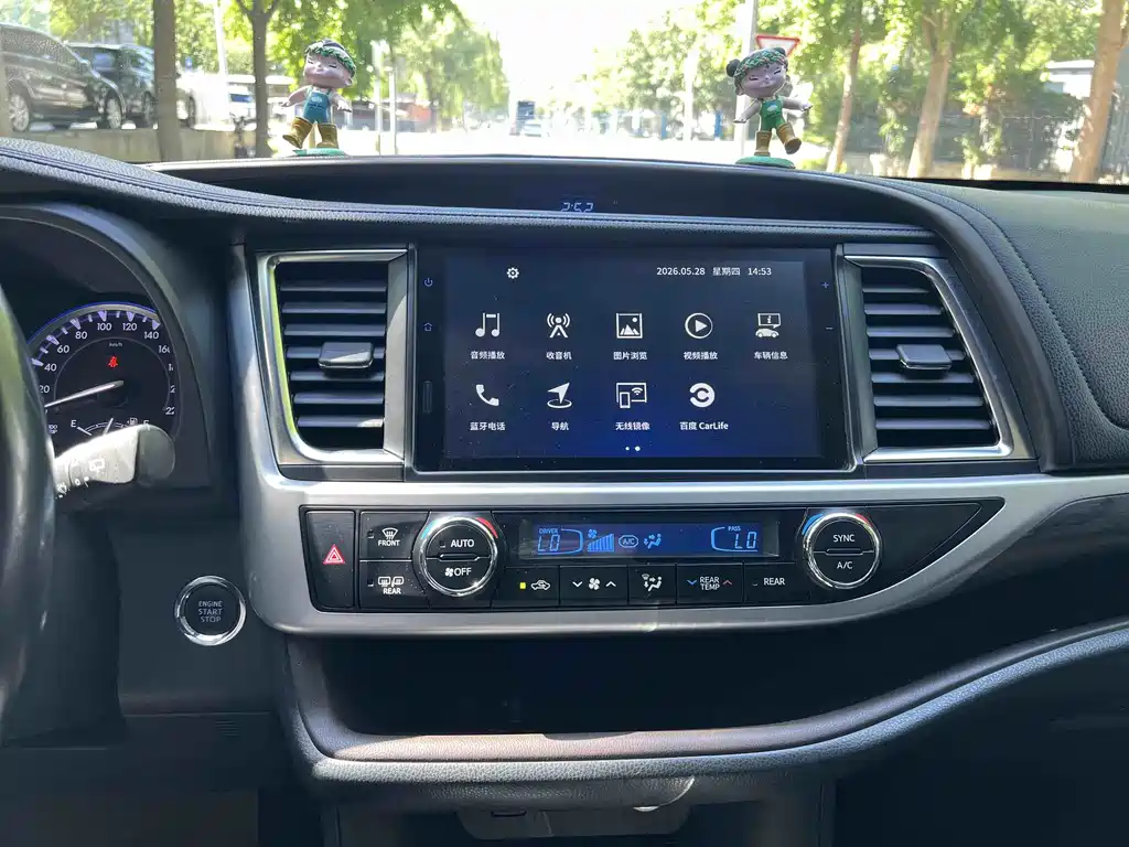 Toyota Highlander — фото 11