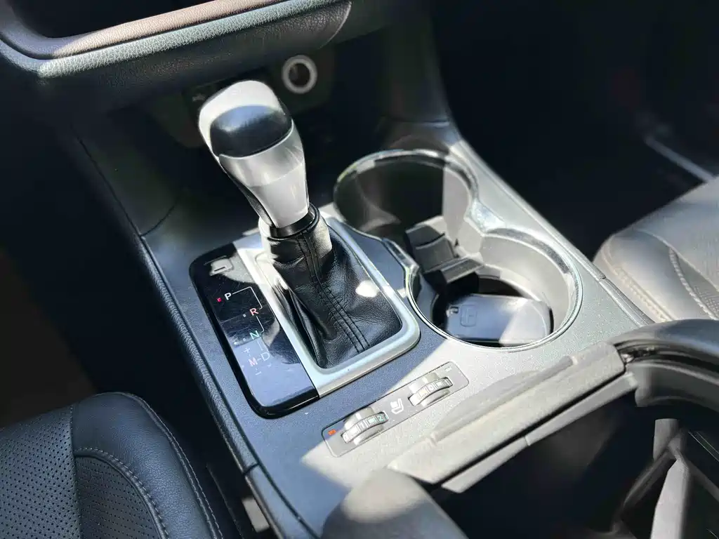 Toyota Highlander — фото 13