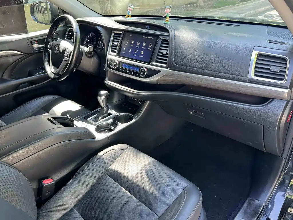 Toyota Highlander — фото 15