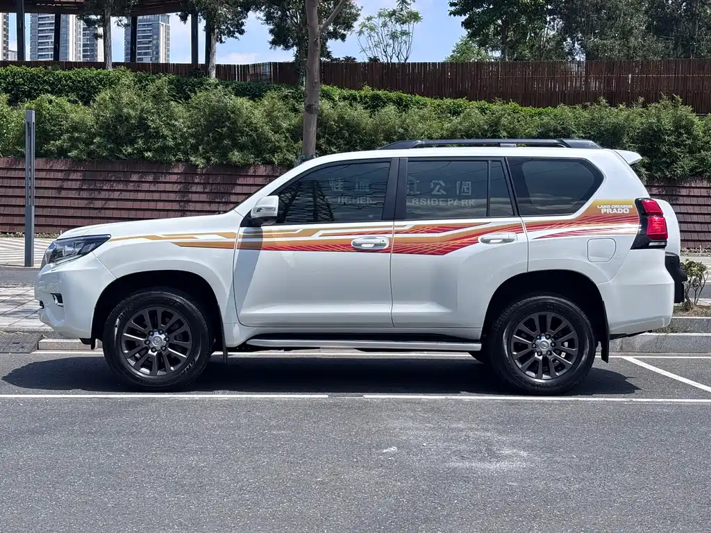 Toyota Prado — фото 3